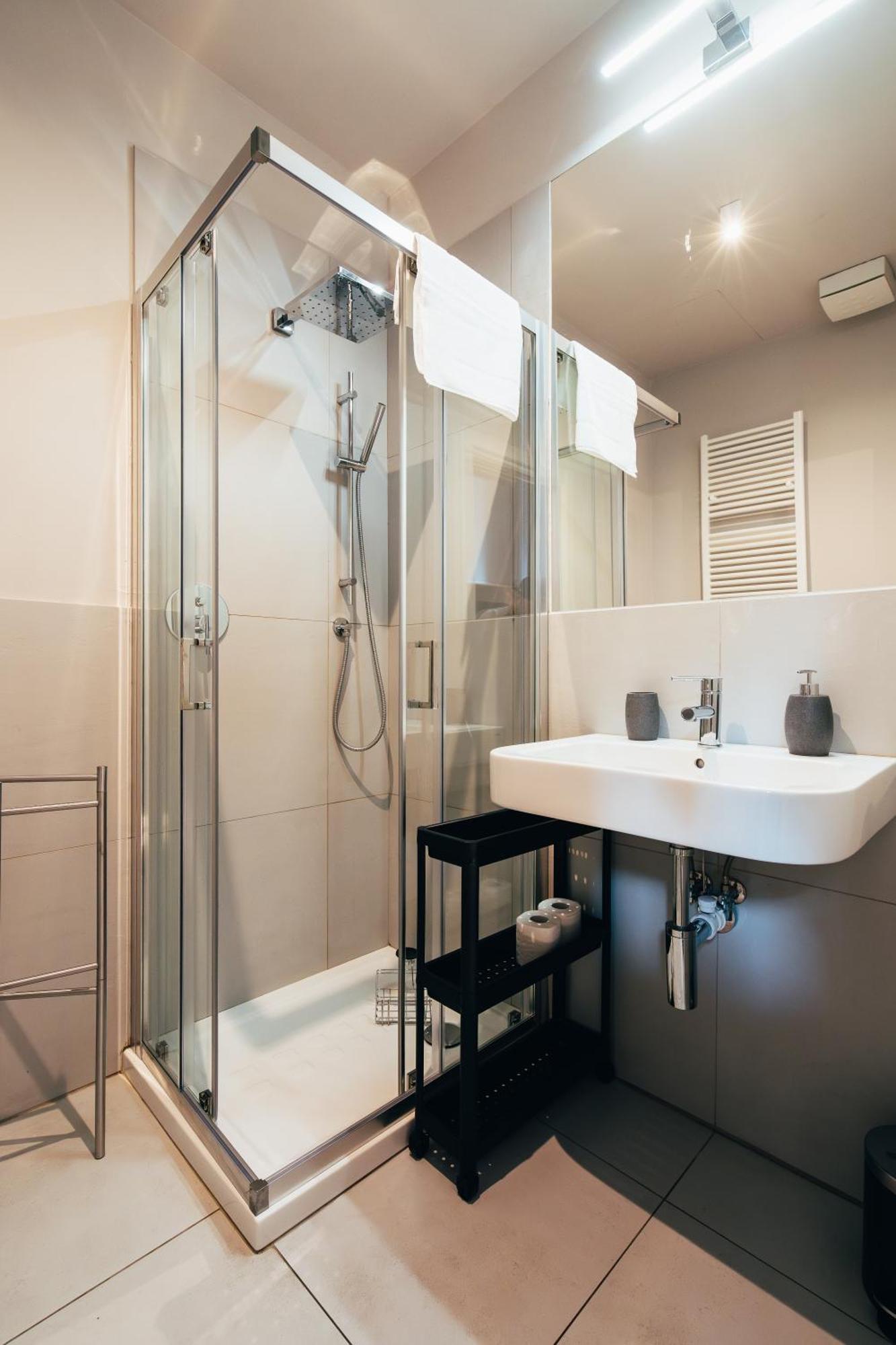 Bologna Suites - Private Bathroom Exterior foto